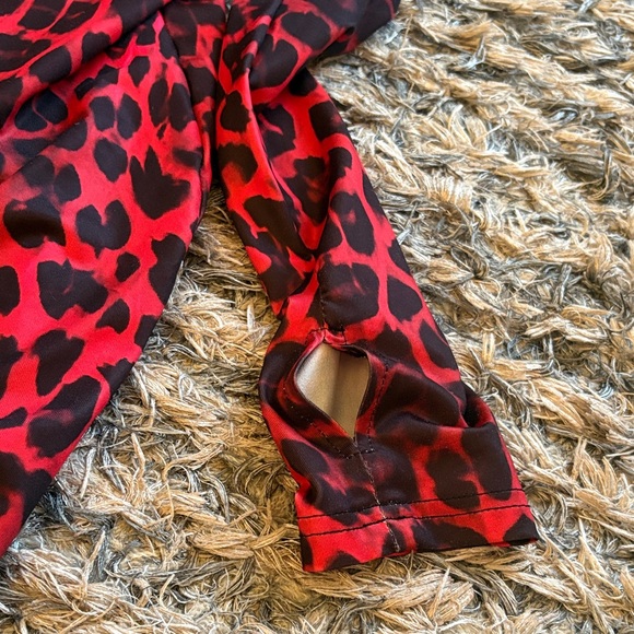 Bold Red and Black Leopard Print Long-Sleeve with Thumbhole Dress, Size S - Picture 3 of 4